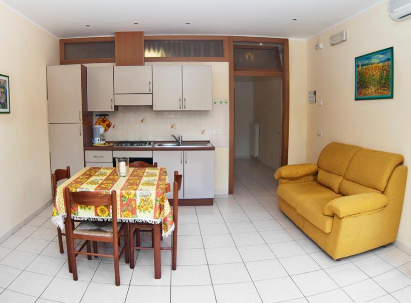 Casa Facchinetti Yellow Apartment Malcesine Kültér fotó